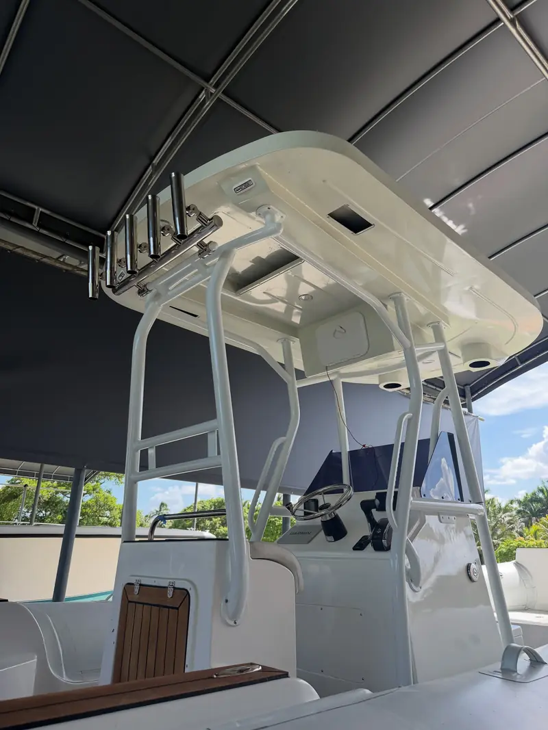 Rod holders added to the rear of a T-top