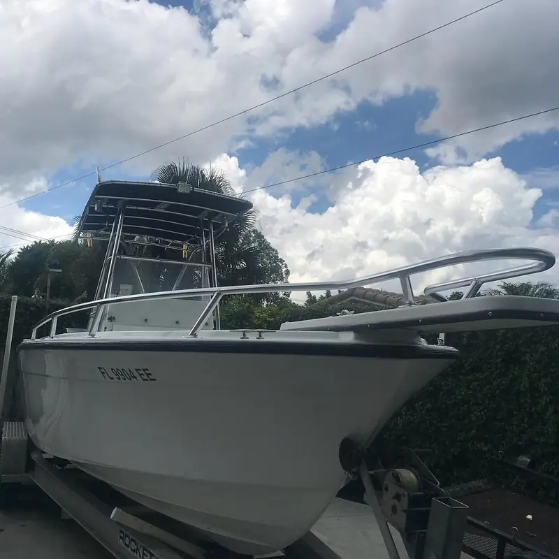 T-top and bow railing on a center console