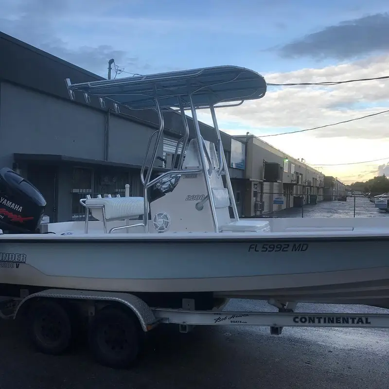 Custom T-top and leaning post on a Pathfinder 2200V